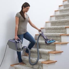 Shark NR96 Lift Away - Cleaning Stairs