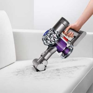 Using the Dyson V6 Animal Cord-free Vacuum to remove pet hair